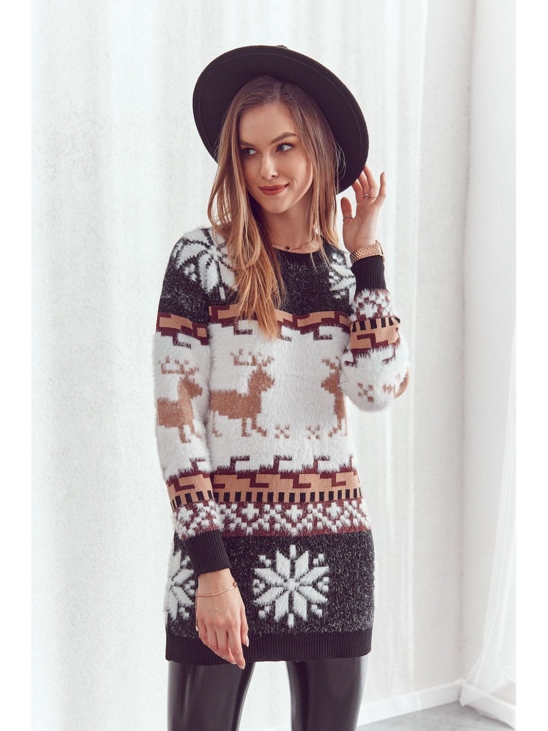 Warm long Christmas sweater, black 383580 - Online store - Boutique